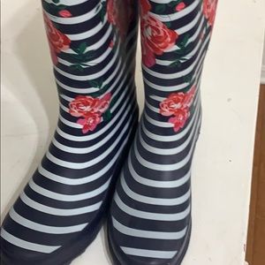 Absolutely new Navy and pink Flores rain boots